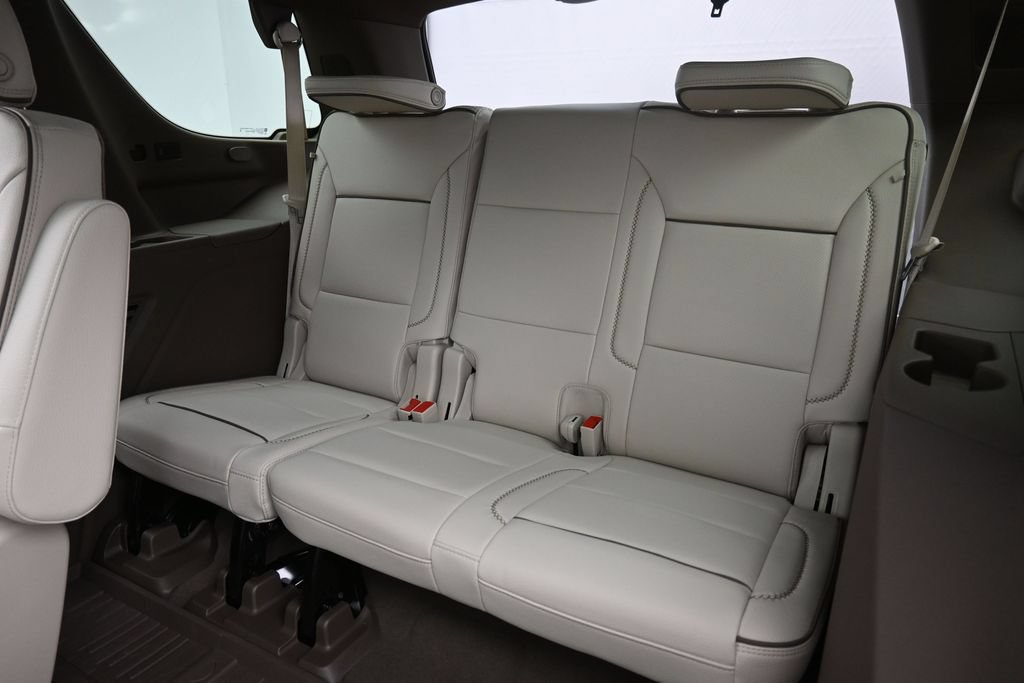 Used 2025 GMC Yukon Denali w/ Denali Reserve Package AWD/4WD image 16