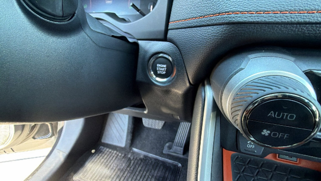 Used 2024 Toyota RAV4 Adventure image 17