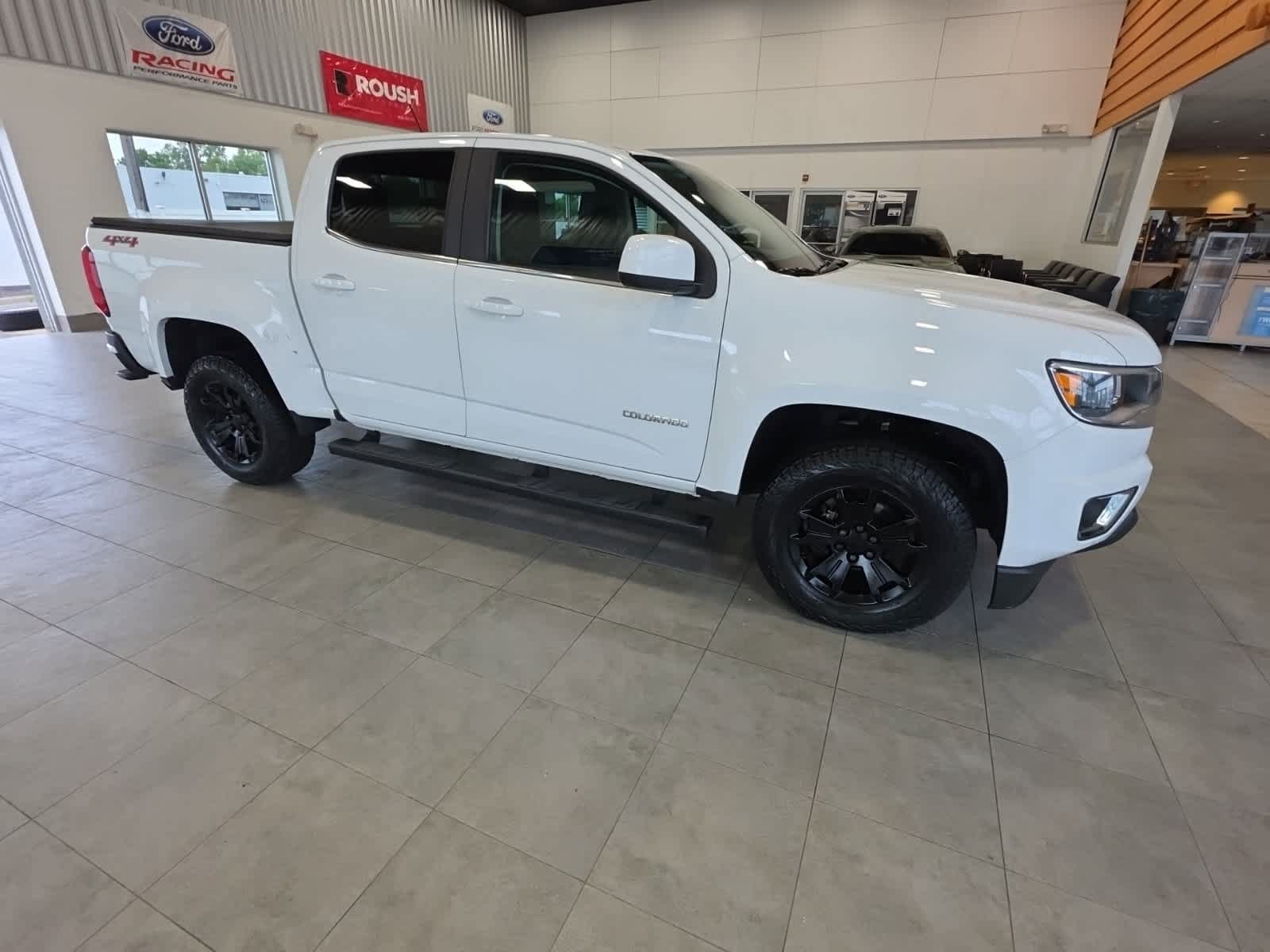 Used 2020 Chevrolet Colorado LT AWD/4WD image 6