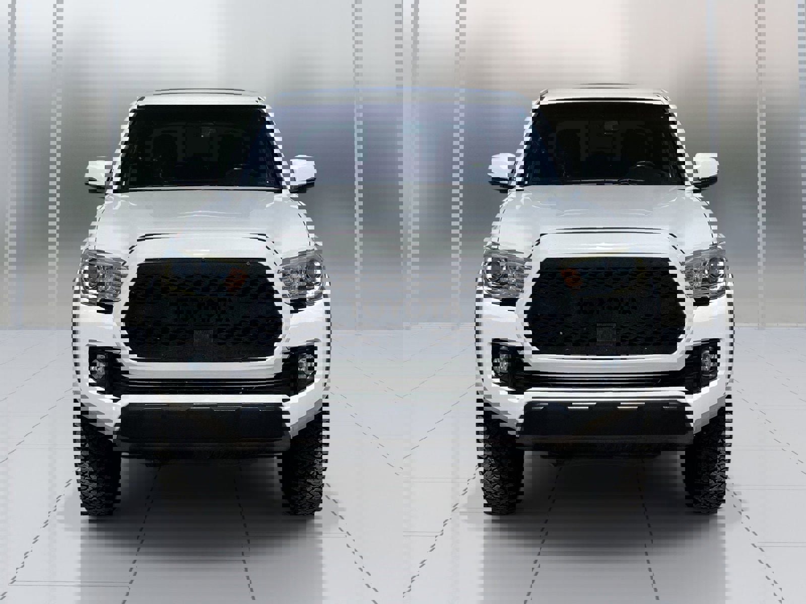 Used 2017 Toyota Tacoma TRD Off-Road w/ Premium & Technology Package AWD/4WD image 9