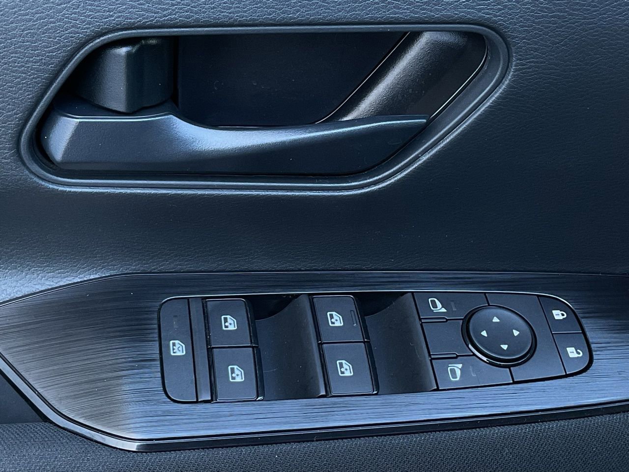 New 2026 Nissan Kicks S image 11