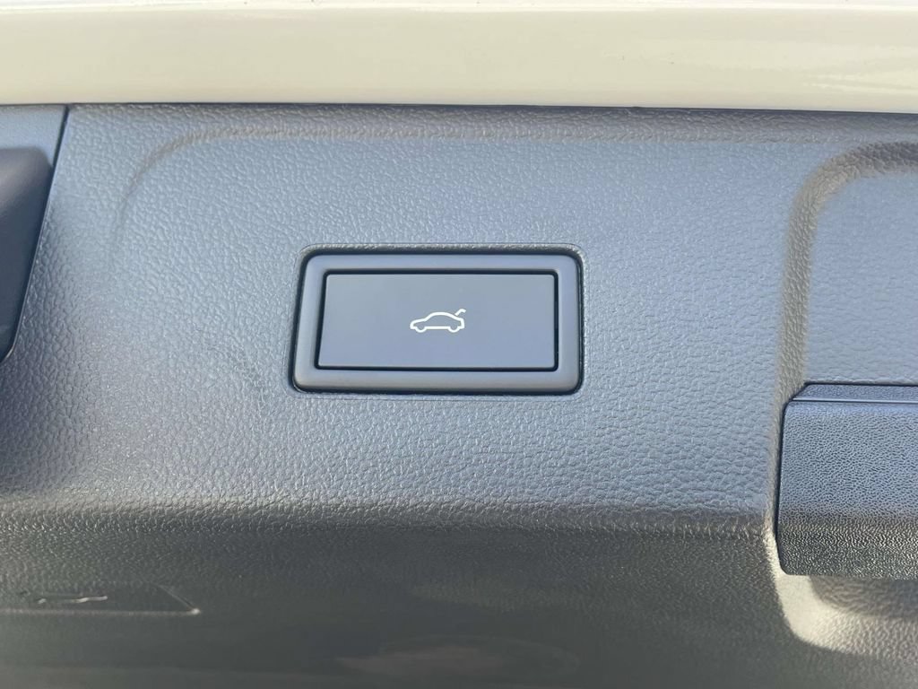 New 2026 Volkswagen Atlas SE FWD image 9