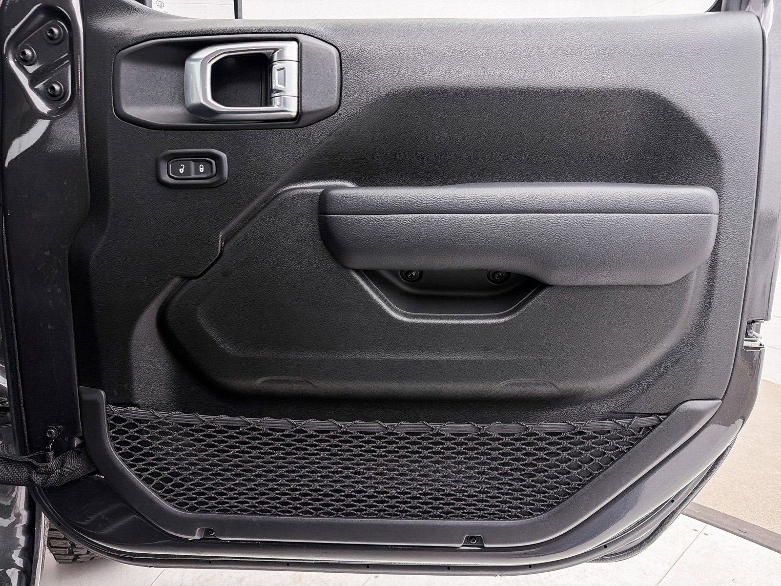 Used 2024 Jeep Wrangler Sport S image 24