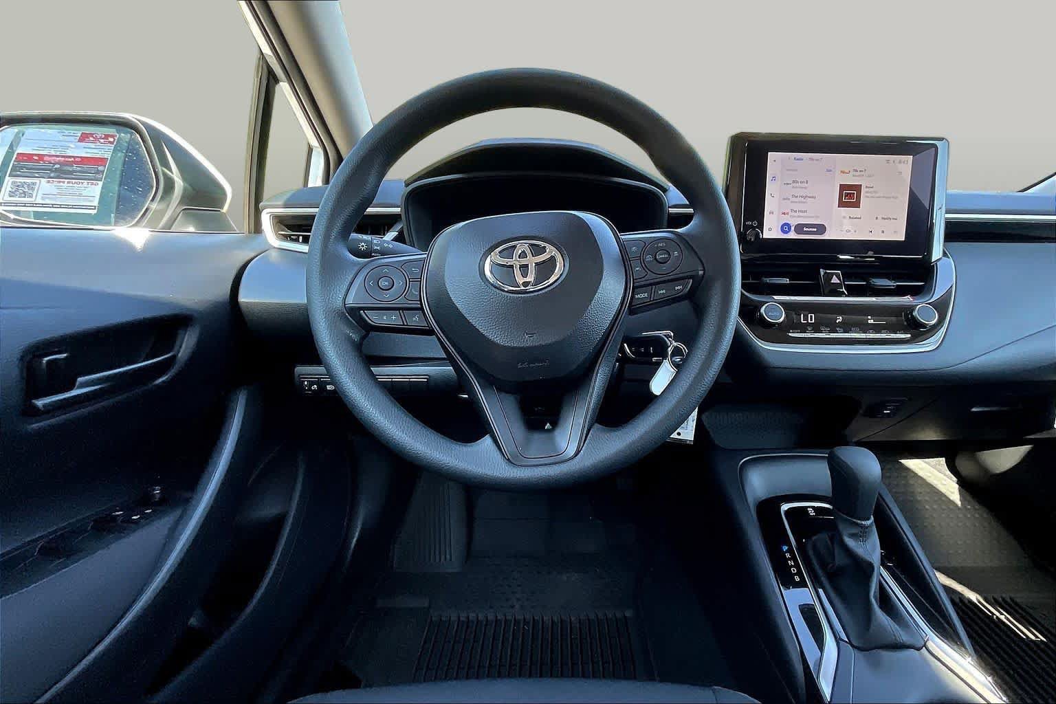Used 2026 Toyota Corolla LE FWD image 6