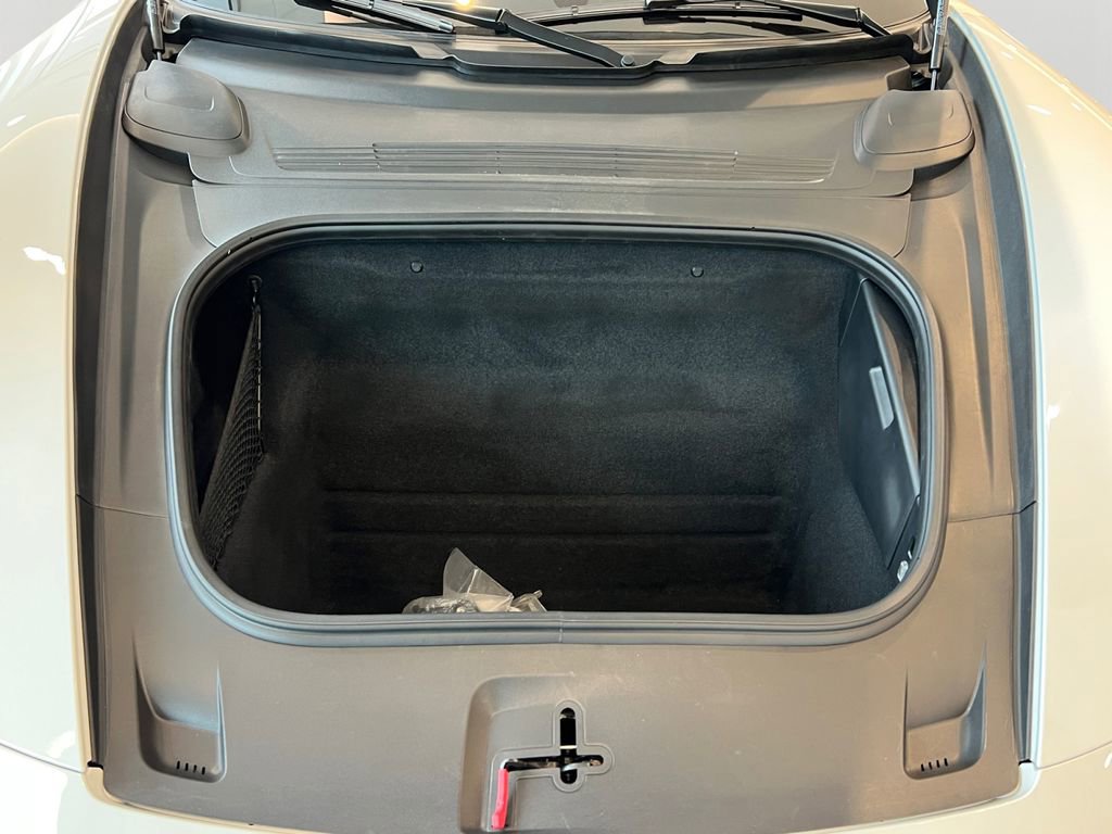 Used 2023 Porsche 911 Carrera image 9