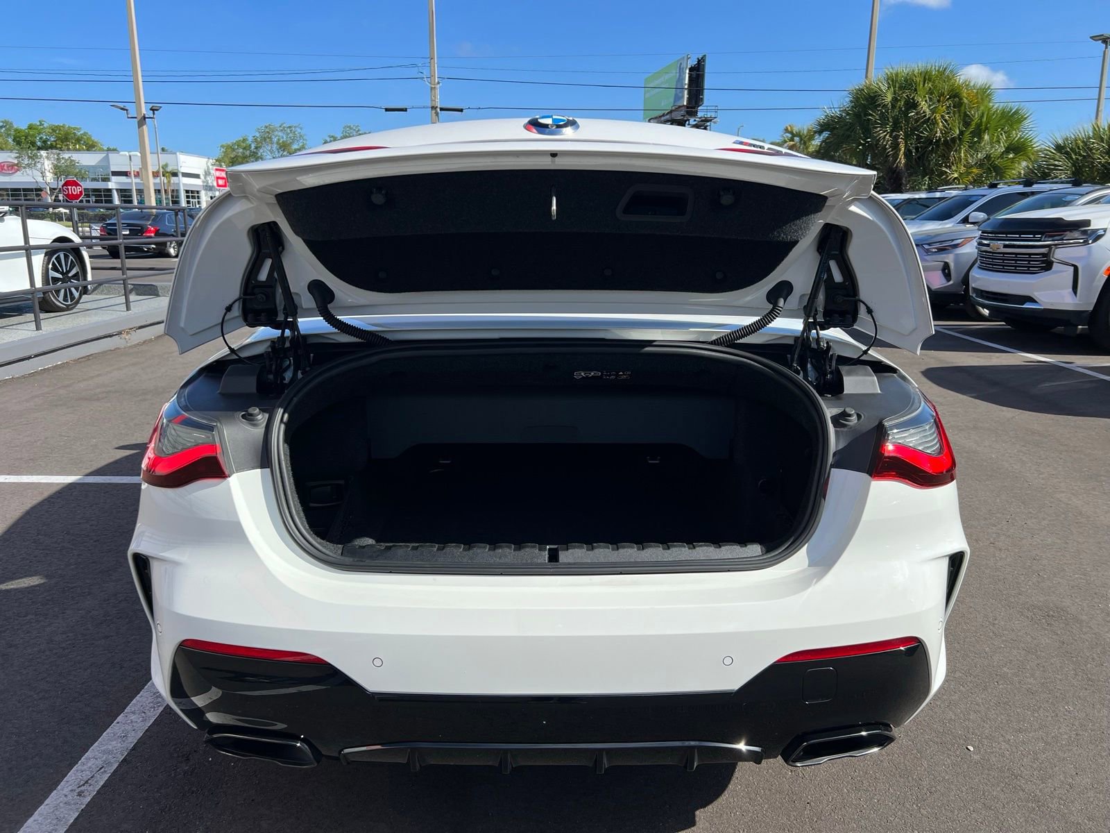 Used 2022 BMW M440i Convertible image 22