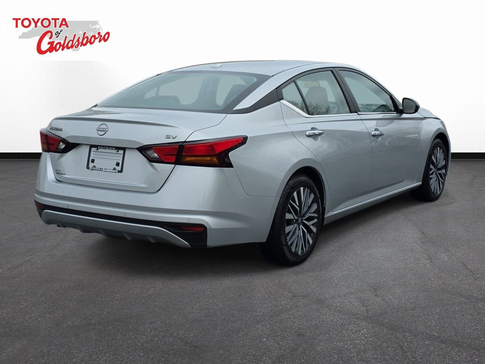 Used 2024 Nissan Altima 2.5 SV image 5