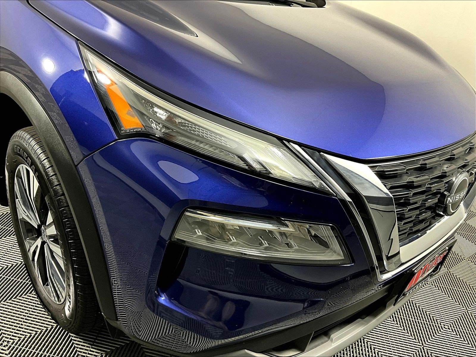 Certified 2023 Nissan Rogue SV w/ SV Premium Package AWD/4WD image 32