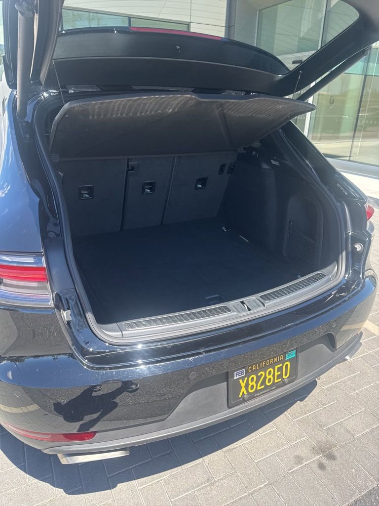 Used 2021 Porsche Macan image 17