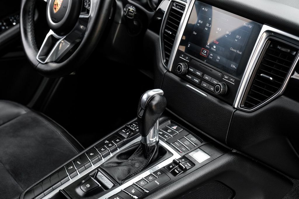 Used 2018 Porsche Macan AWD/4WD image 21