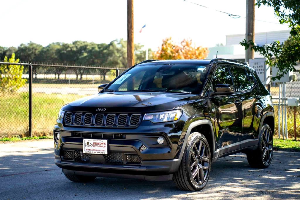 New 2026 Jeep Compass Latitude image 7