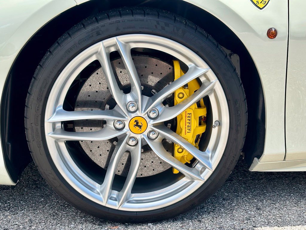 Used 2018 Ferrari 488 Spider RWD image 19