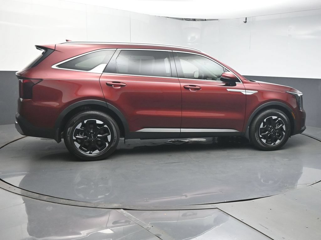 Used 2025 Kia Sorento S FWD image 8