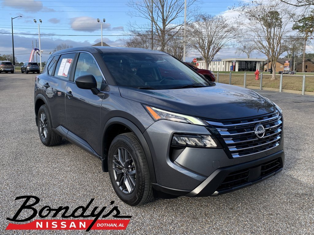 Used 2025 Nissan Rogue S image 1