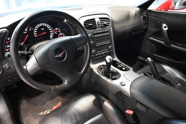 Used 2006 Chevrolet Corvette Coupe RWD image 14