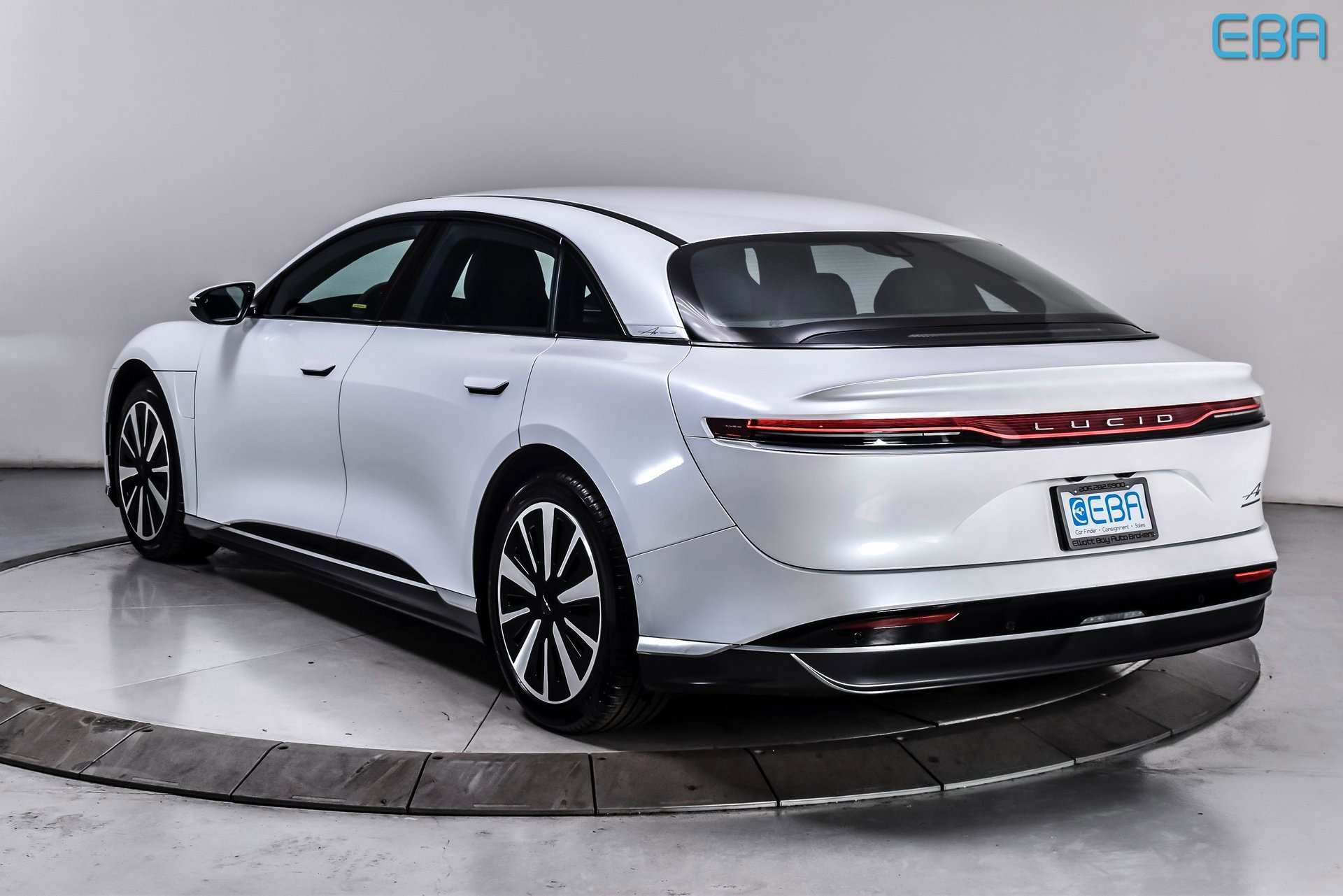 Used 2024 Lucid Air Touring image 4