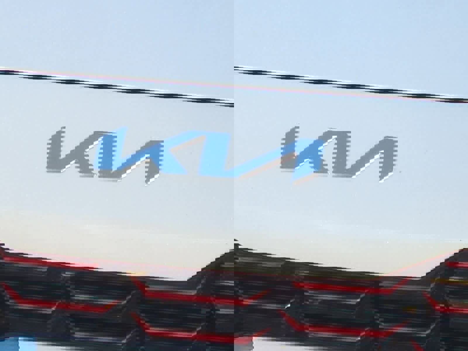 Used 2023 Kia Forte GT-Line w/ GT-Line Premium Package image 12