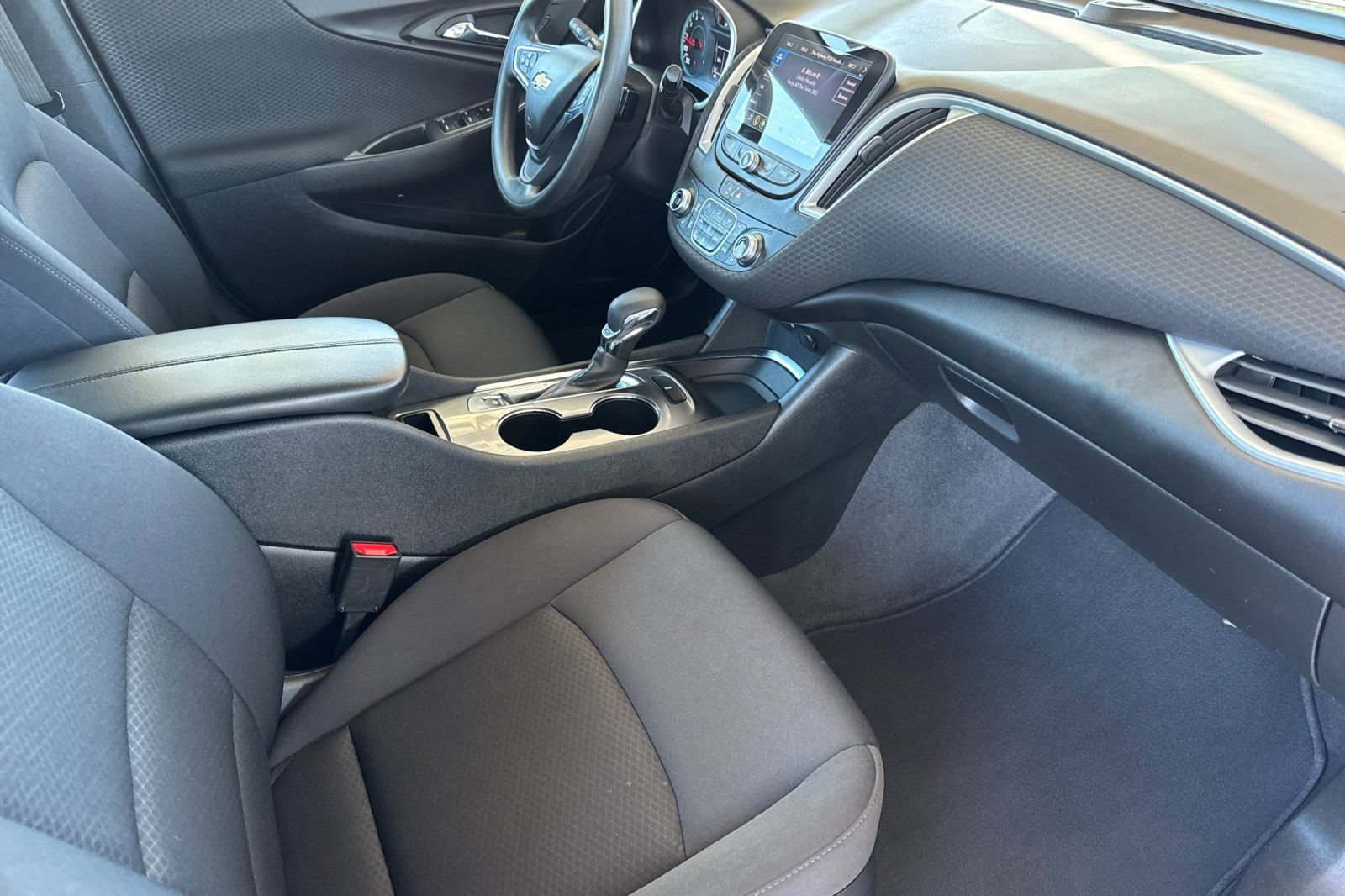 Used 2023 Chevrolet Malibu LT FWD image 24