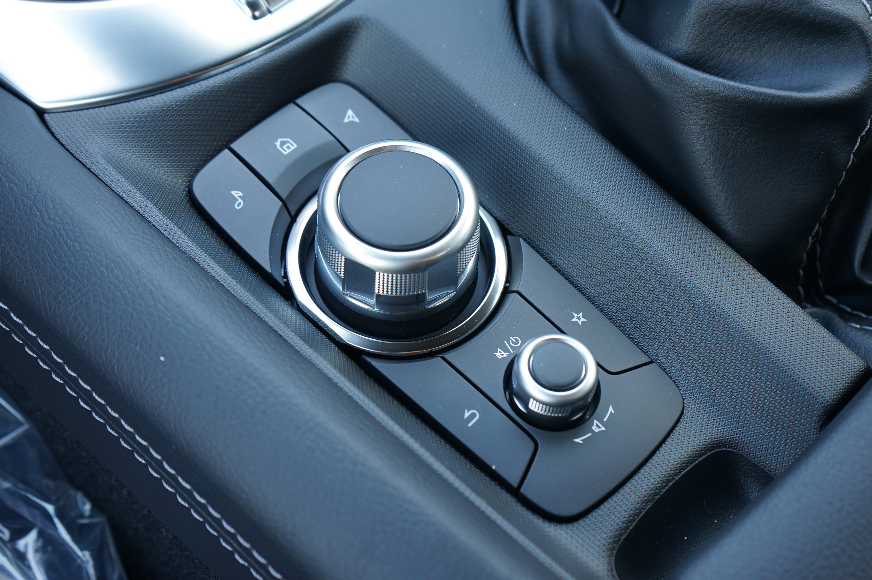 New 2025 MAZDA MX-5 Miata RF Grand Touring w/ Weather Package image 15