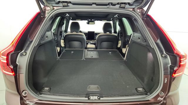 New 2026 Volvo XC60 B5 Core w/ Protection Package Premier AWD/4WD image 37