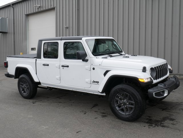 Used 2024 Jeep Gladiator Sport image 8