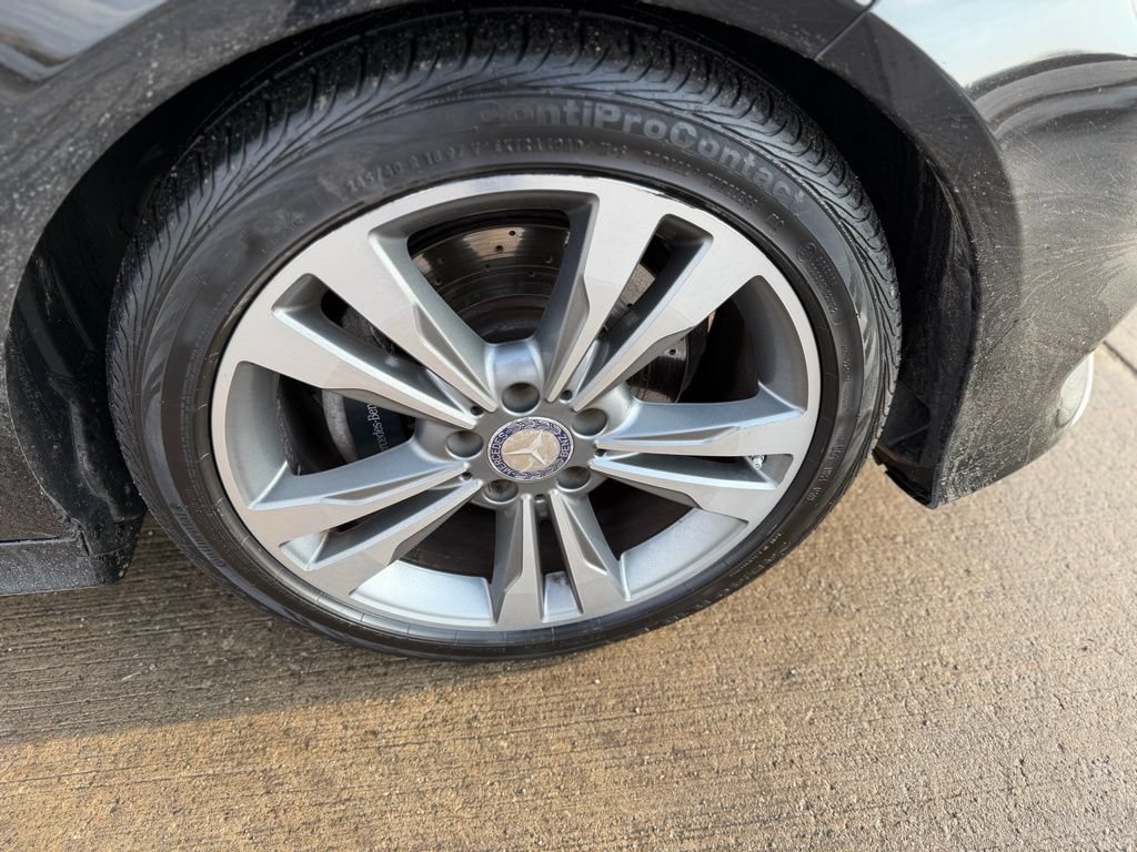 Used 2016 Mercedes-Benz E 350 4MATIC Sedan image 9