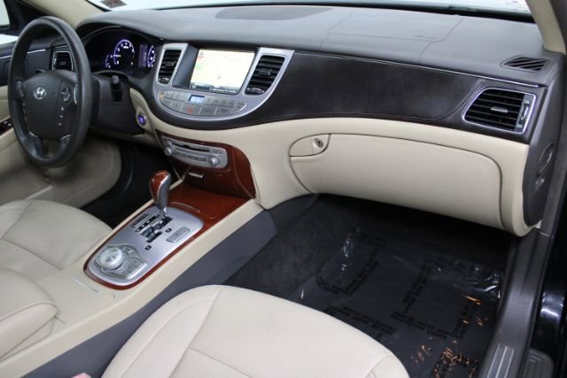 Used 2014 Hyundai Genesis 3.8 w/ Technology Package 03 RWD image 21
