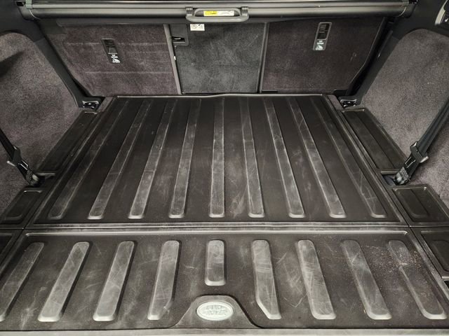 Used 2025 Land Rover Discovery Dynamic SE image 31