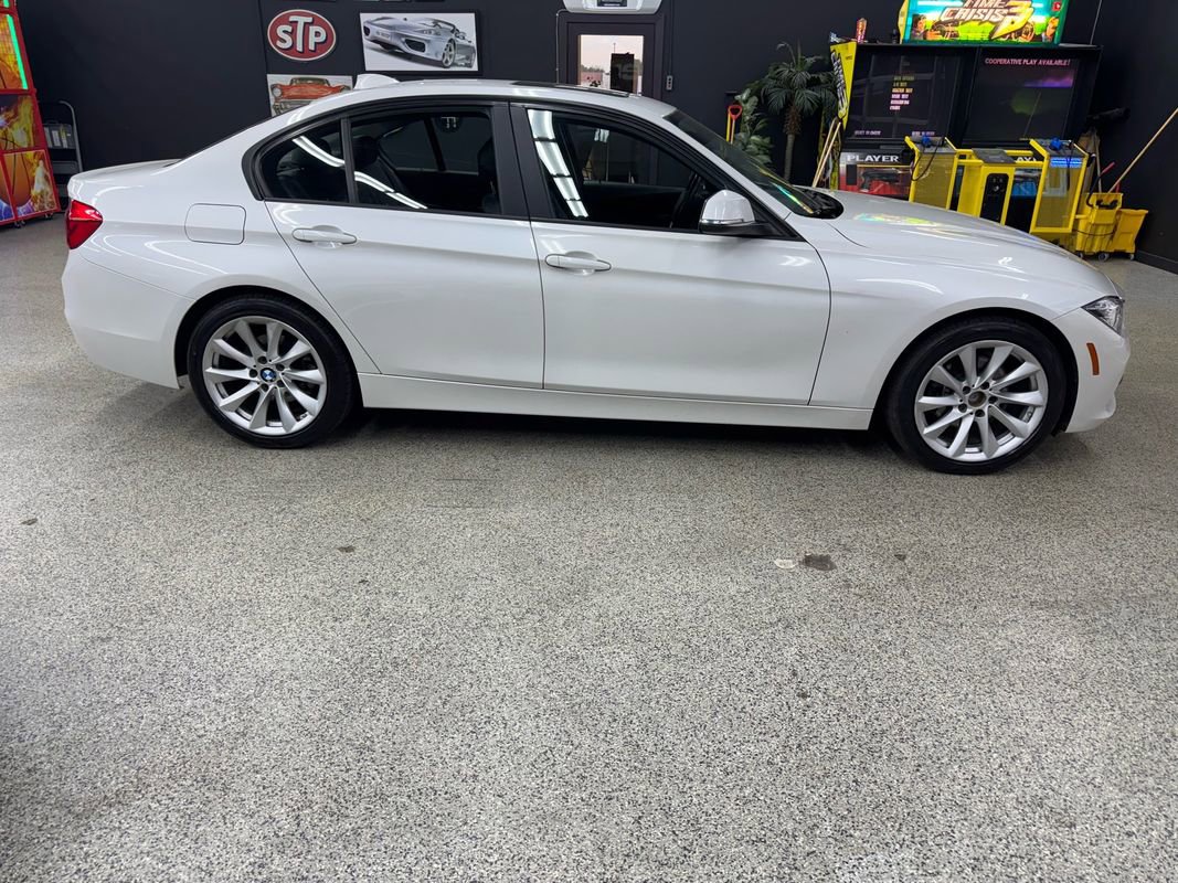 Used 2018 BMW 320i xDrive Sedan w/ Convenience Package image 6