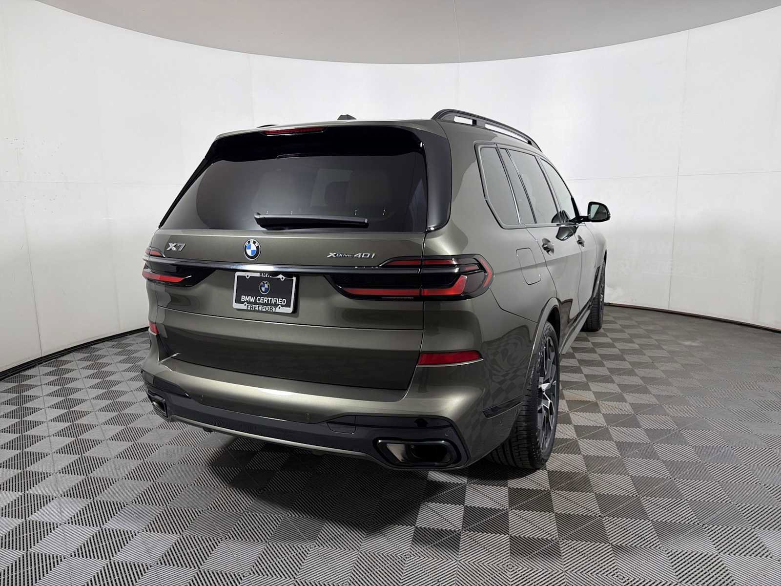 Certified 2024 BMW X7 xDrive40i w/ M Sport Package image 6