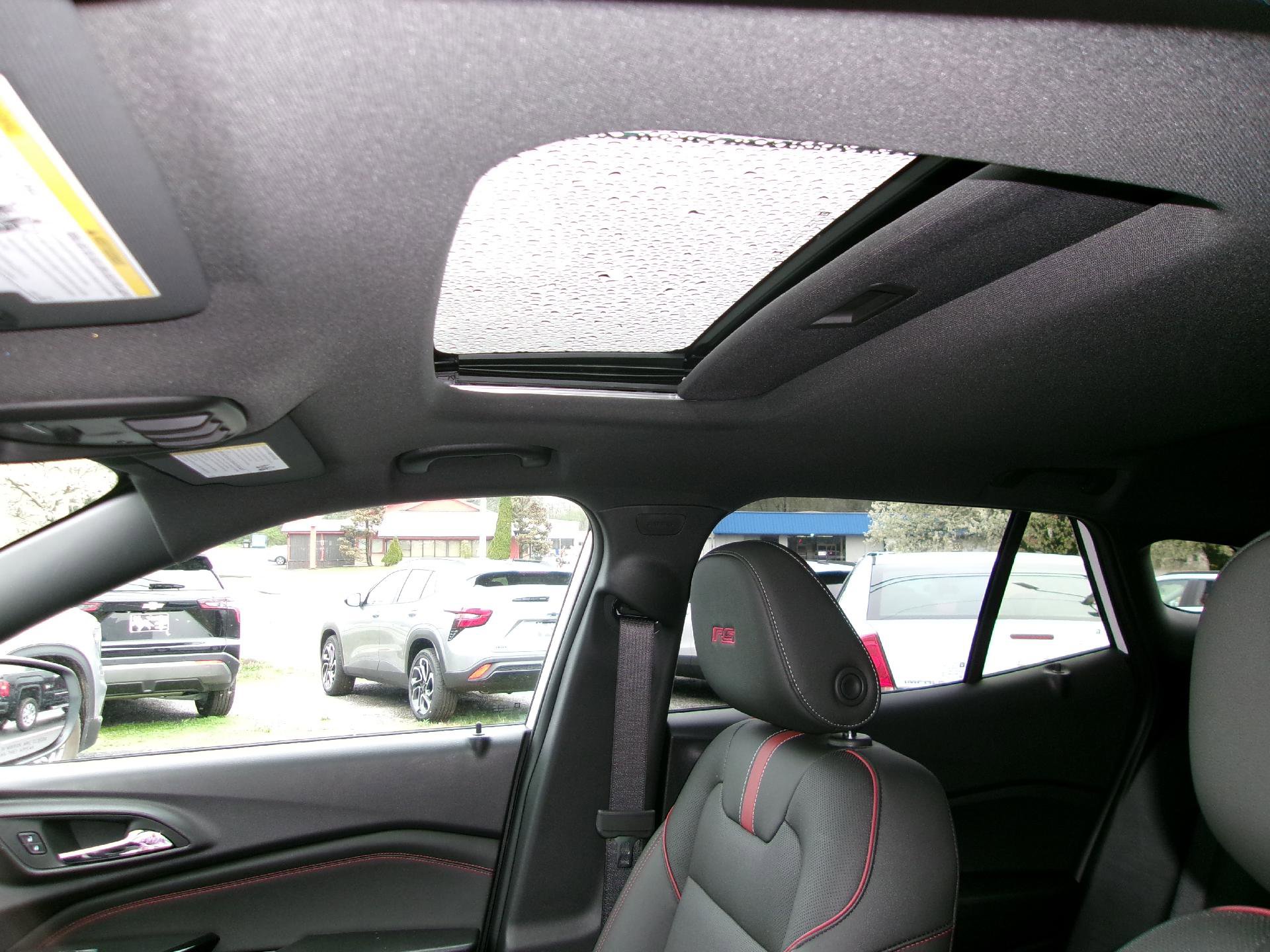 New 2026 Chevrolet Trax RS w/ Sunroof Package FWD image 14