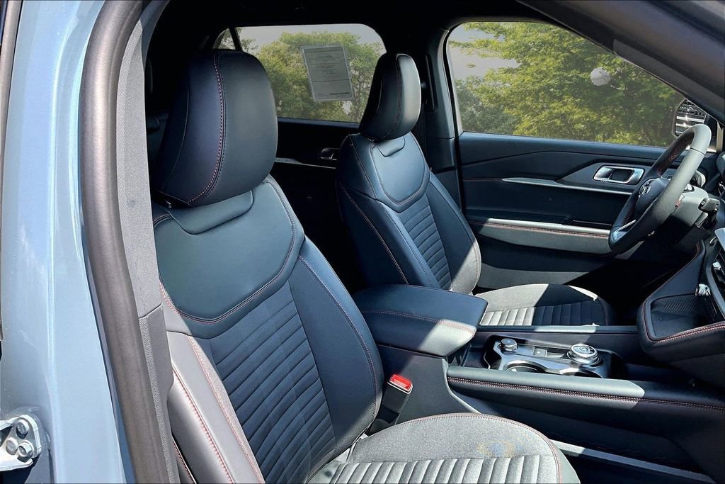 New 2026 Ford Explorer ST-Line AWD/4WD image 8