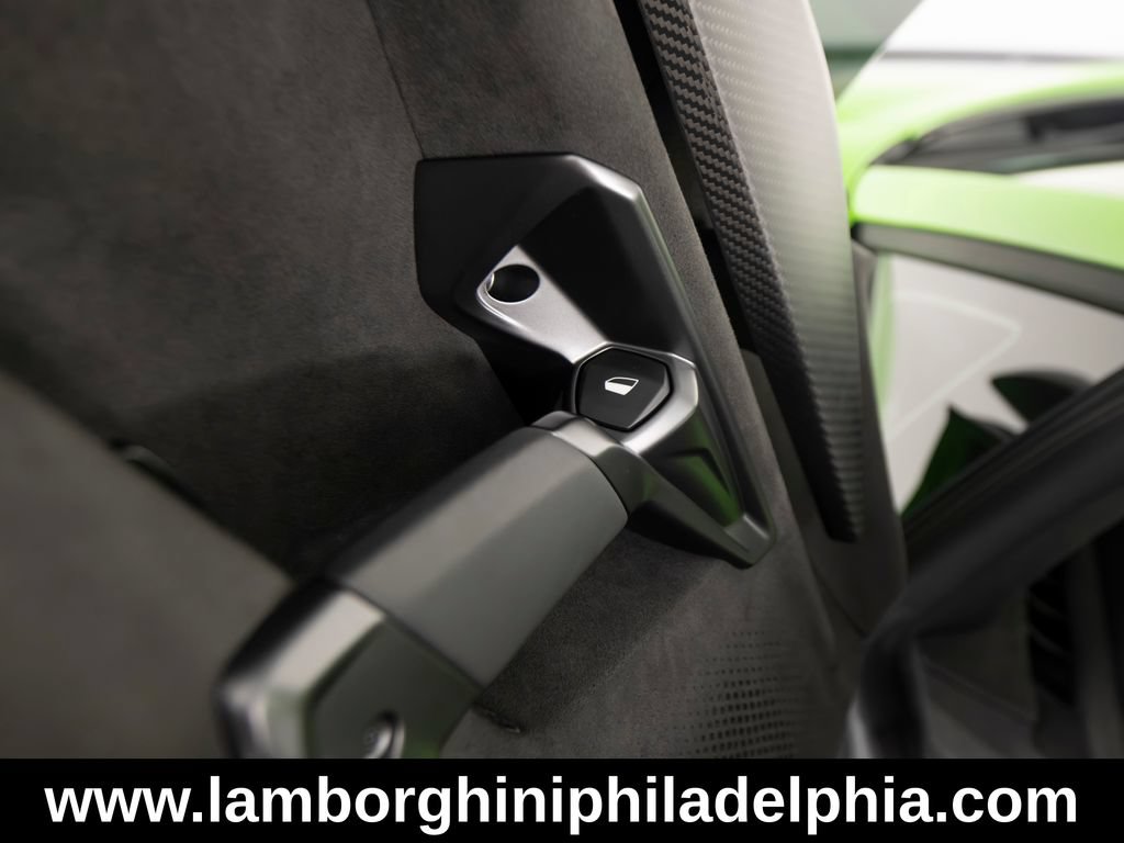 Used 2024 Lamborghini Revuelto AWD/4WD image 11
