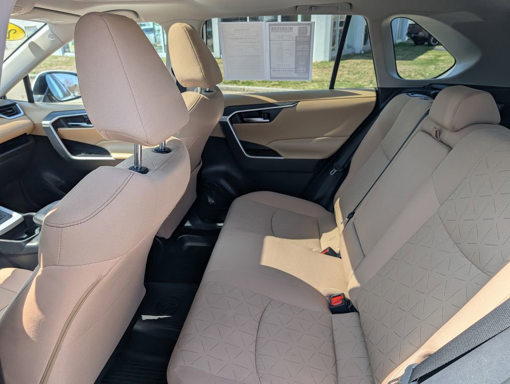 Used 2020 Toyota RAV4 XLE w/ Convenience Package AWD/4WD image 21