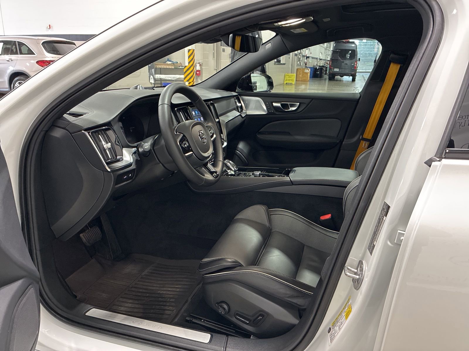 Used 2024 Volvo V60 T8 Polestar image 13