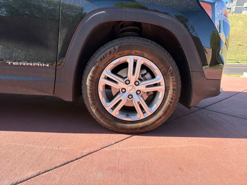 Used 2024 GMC Terrain SLE AWD/4WD image 32