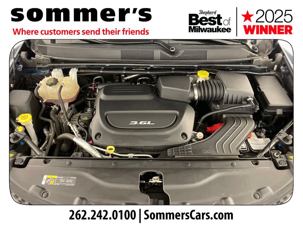 Used 2018 Chrysler Pacifica Limited w/ Tire & Wheel Group FWD image 20