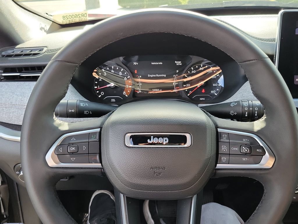 Used 2023 Jeep Compass Latitude w/ Sun and Sound Group image 4