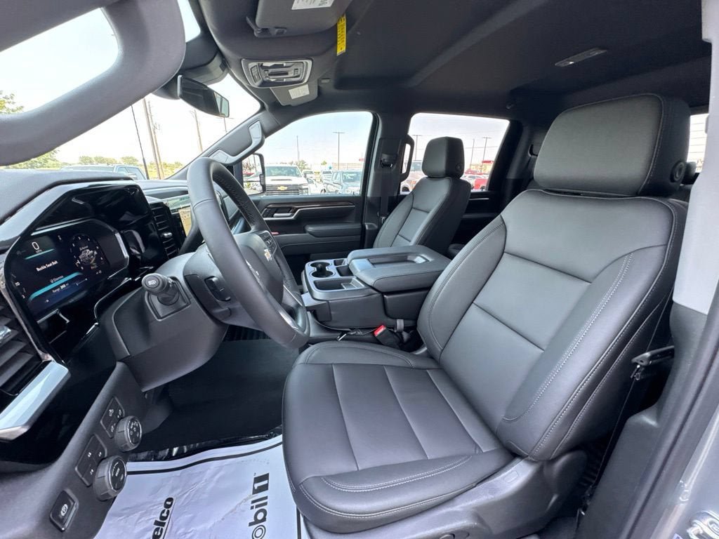 New 2026 Chevrolet Silverado 3500 LT w/ Leather Package AWD/4WD image 17