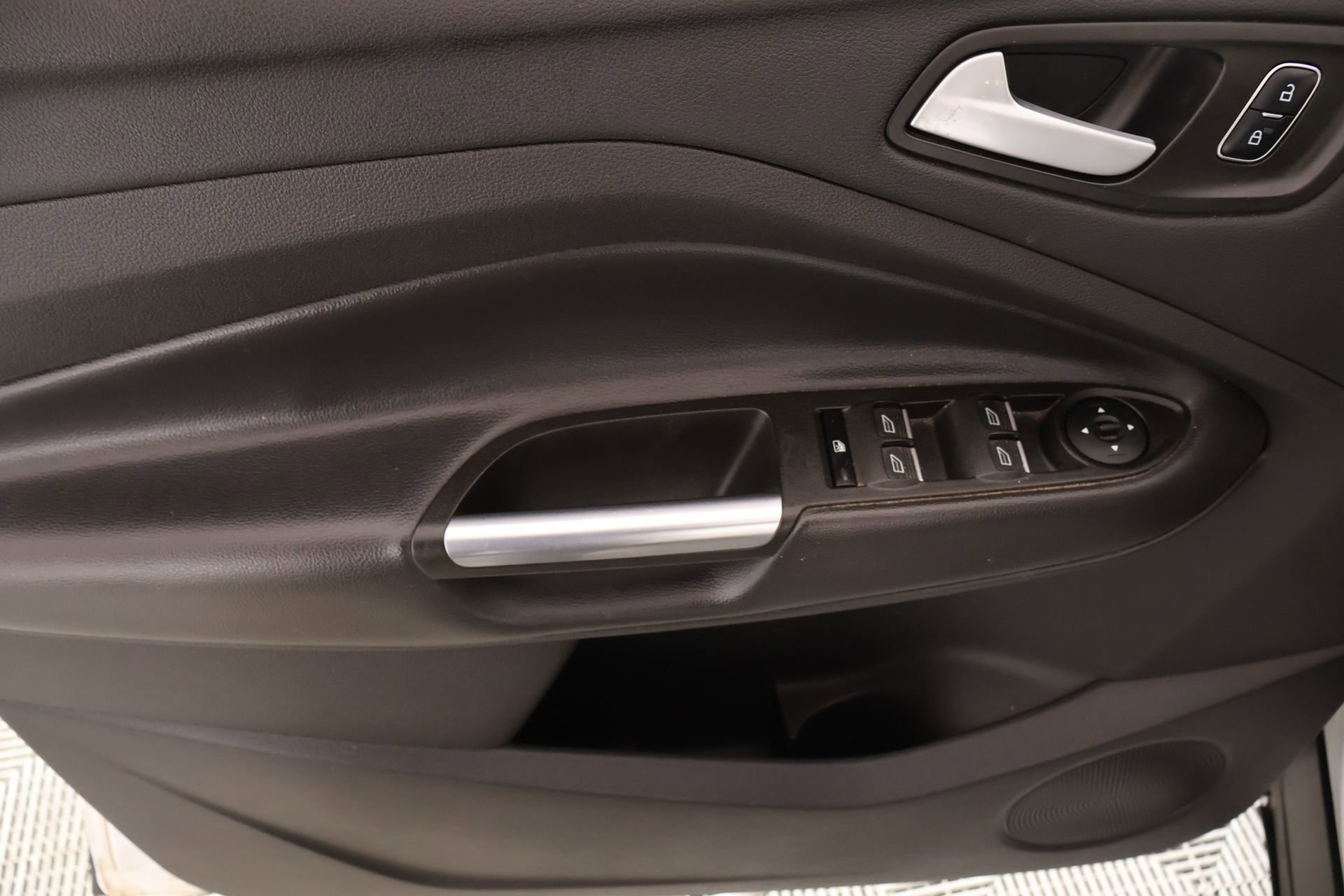 Used 2017 Ford Escape SE w/ Equipment Group 201A image 15