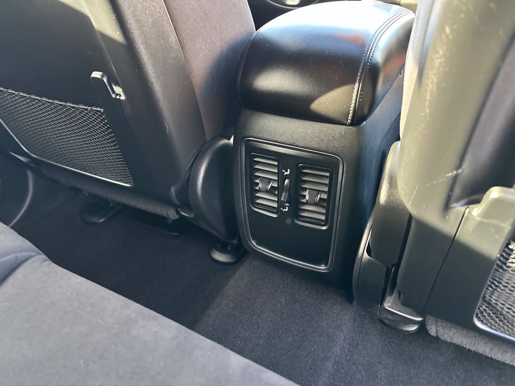 Used 2020 Dodge Durango SXT w/ Blacktop Package AWD/4WD image 23