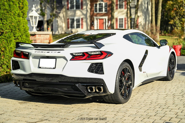 Used 2020 Chevrolet Corvette Stingray Premium Cpe w/ 3LT Preferred Equipment Group image 8