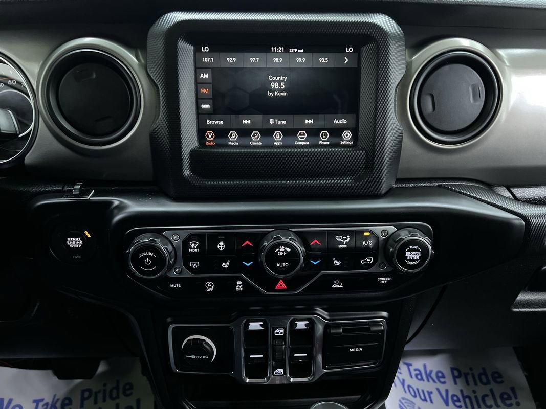 Used 2021 Jeep Gladiator Willys AWD/4WD image 21