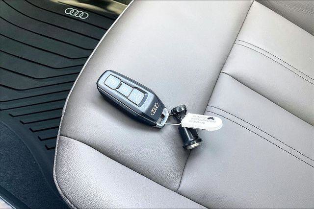 Used 2025 Audi Q5 Premium w/ Convenience Package AWD/4WD image 35