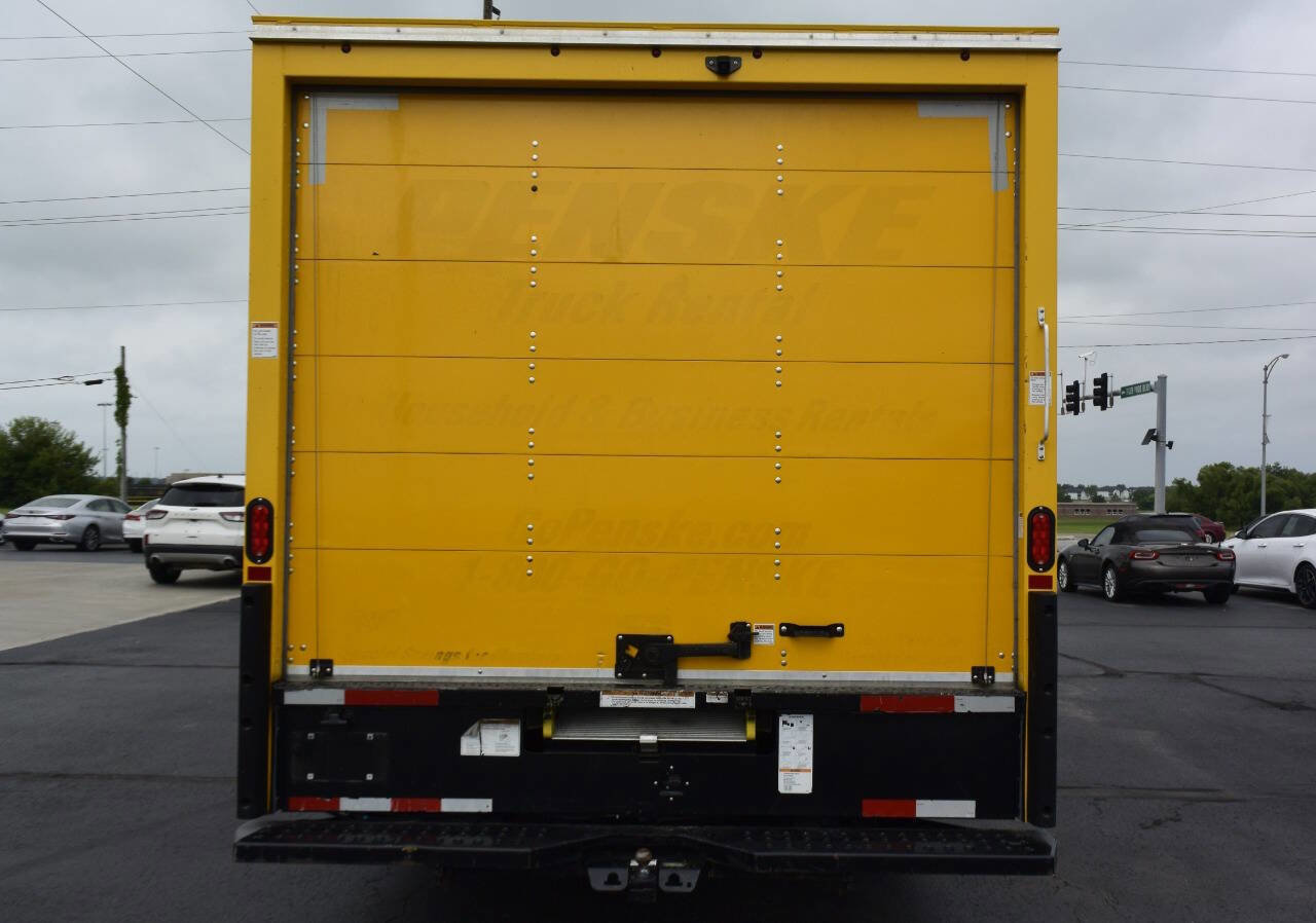 Used 2021 GMC Savana 3500 Extended w/ Power Convenience Package image 4