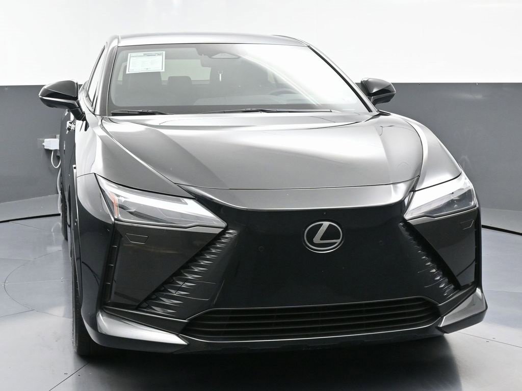 Used 2023 Lexus RZ 450e Premium w/ Technology Package image 4