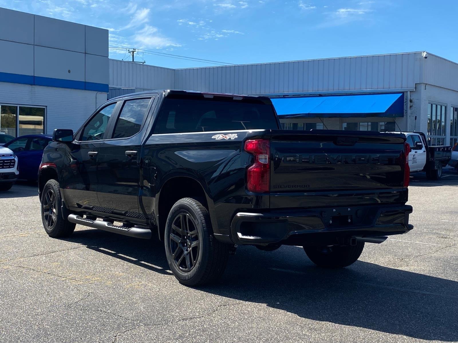 New 2026 Chevrolet Silverado 1500 Custom w/ LPO, Dark Essentials Package AWD/4WD image 4
