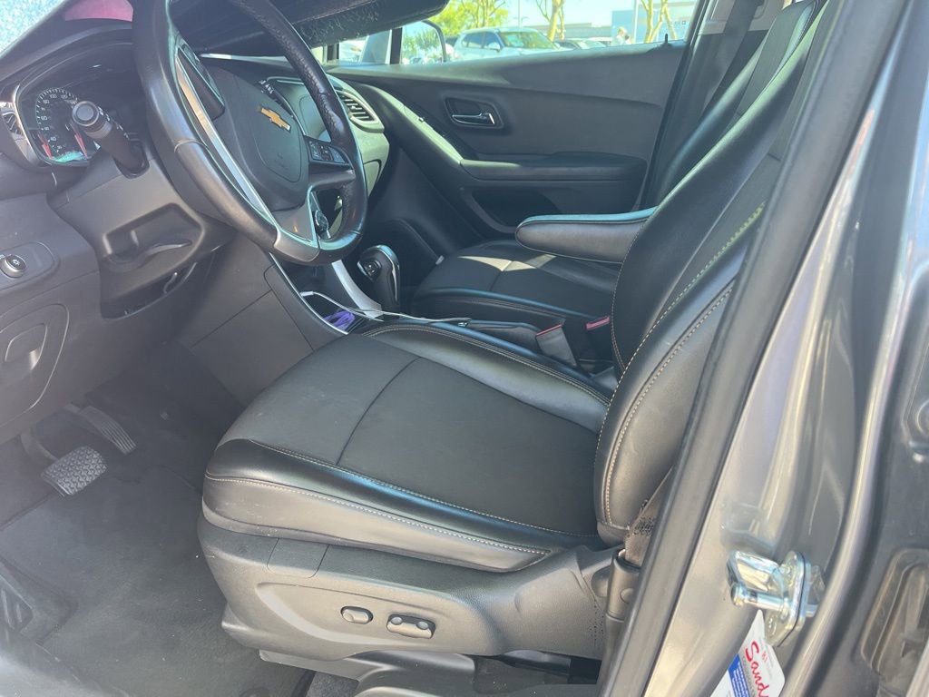 Used 2019 Chevrolet Trax LT w/ LT Convenience Package image 7