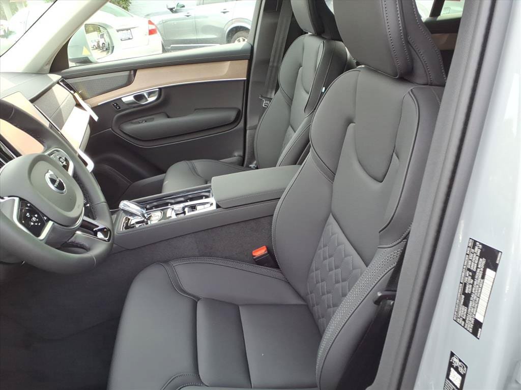 New 2026 Volvo XC90 B6 Plus w/ Protection Package Premier AWD/4WD image 15