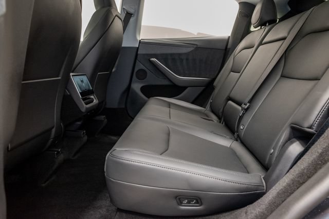Used 2026 Tesla Model Y AWD image 21